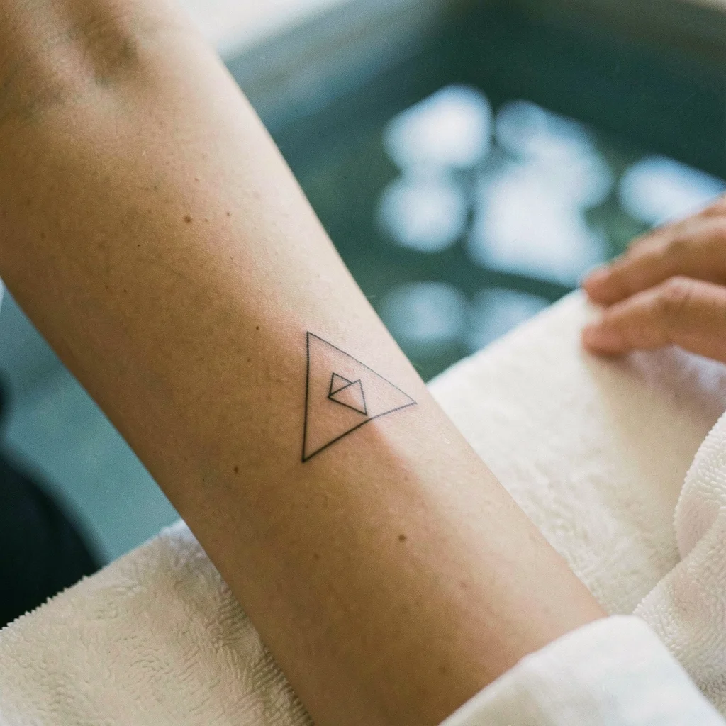 significa tatuagem triangulo miolo 11