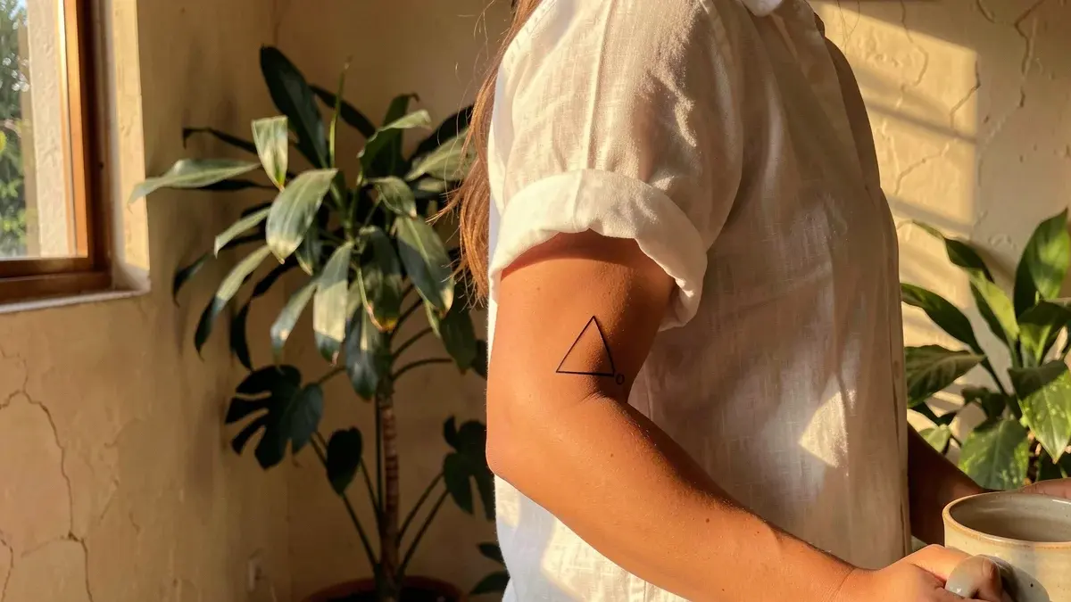 Significado da Tatuagem de Triângulo (Símbolos e Inspirações)