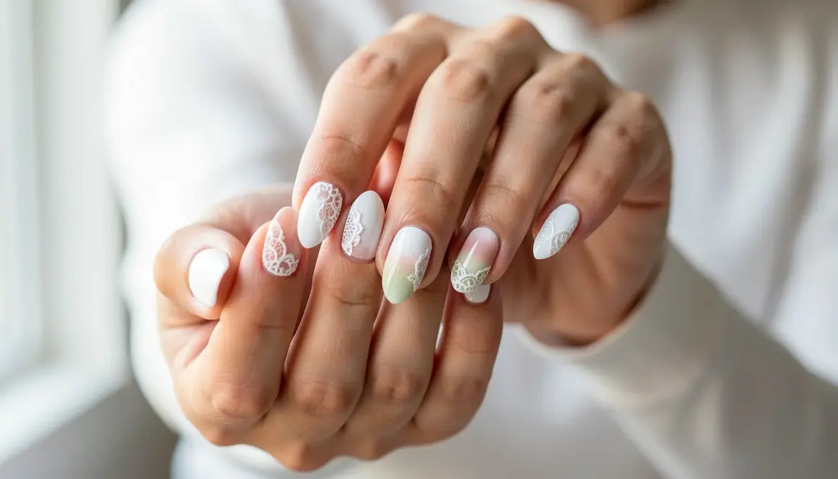 13 Unhas Brancas Decoradas para Copiar (Fotos e Tendências)