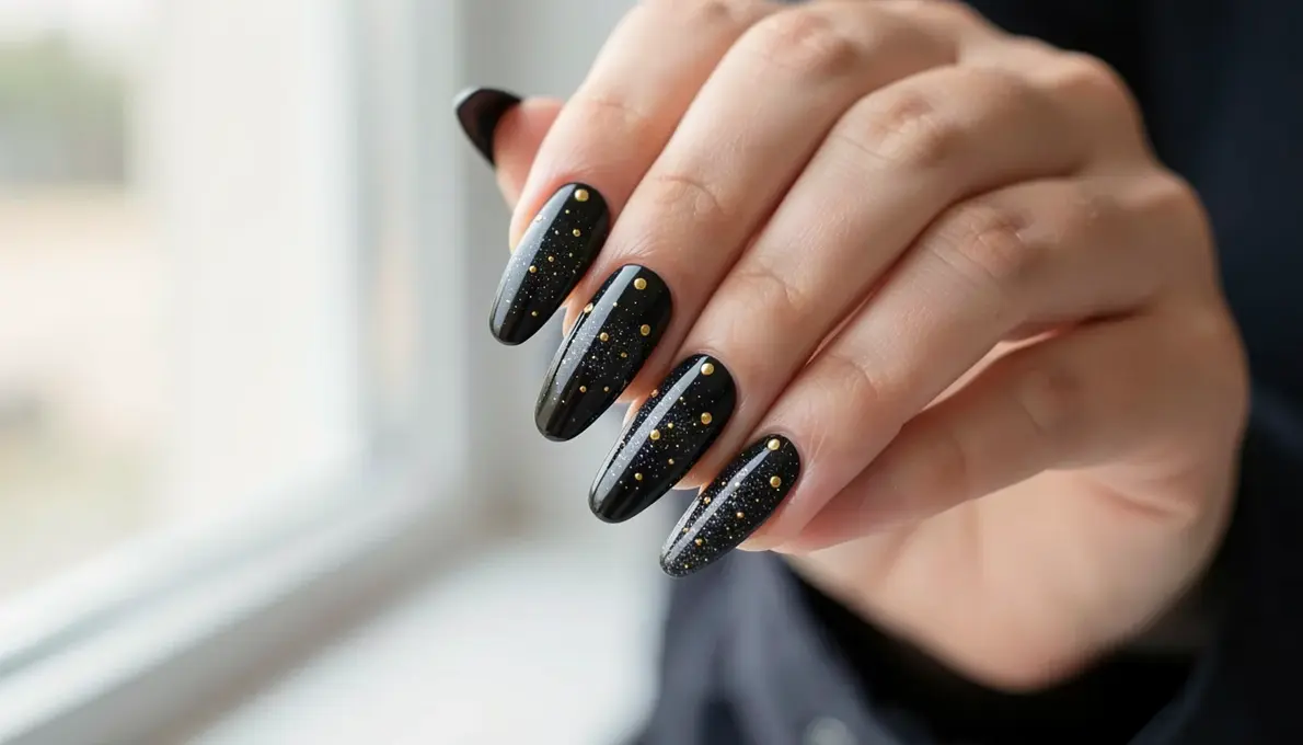 40 Ideias de Unhas Decoradas em Gel Preta para Arrasar
