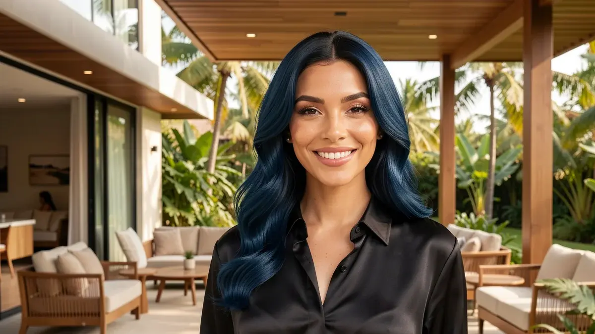 Cabelo preto azulado: o tom frio que está em alta